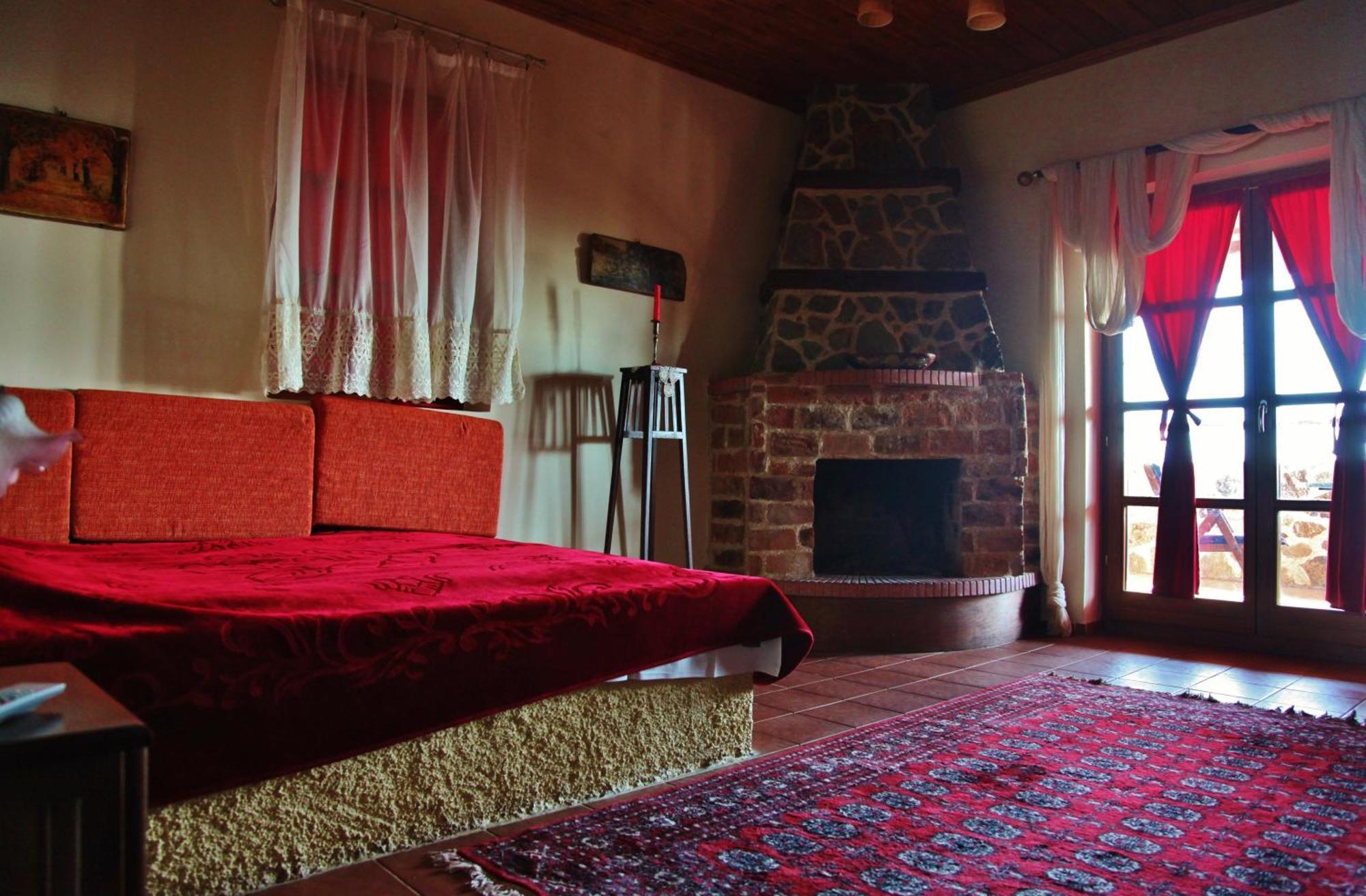Iaspis Guesthouse Sidhirokhorion Exterior photo