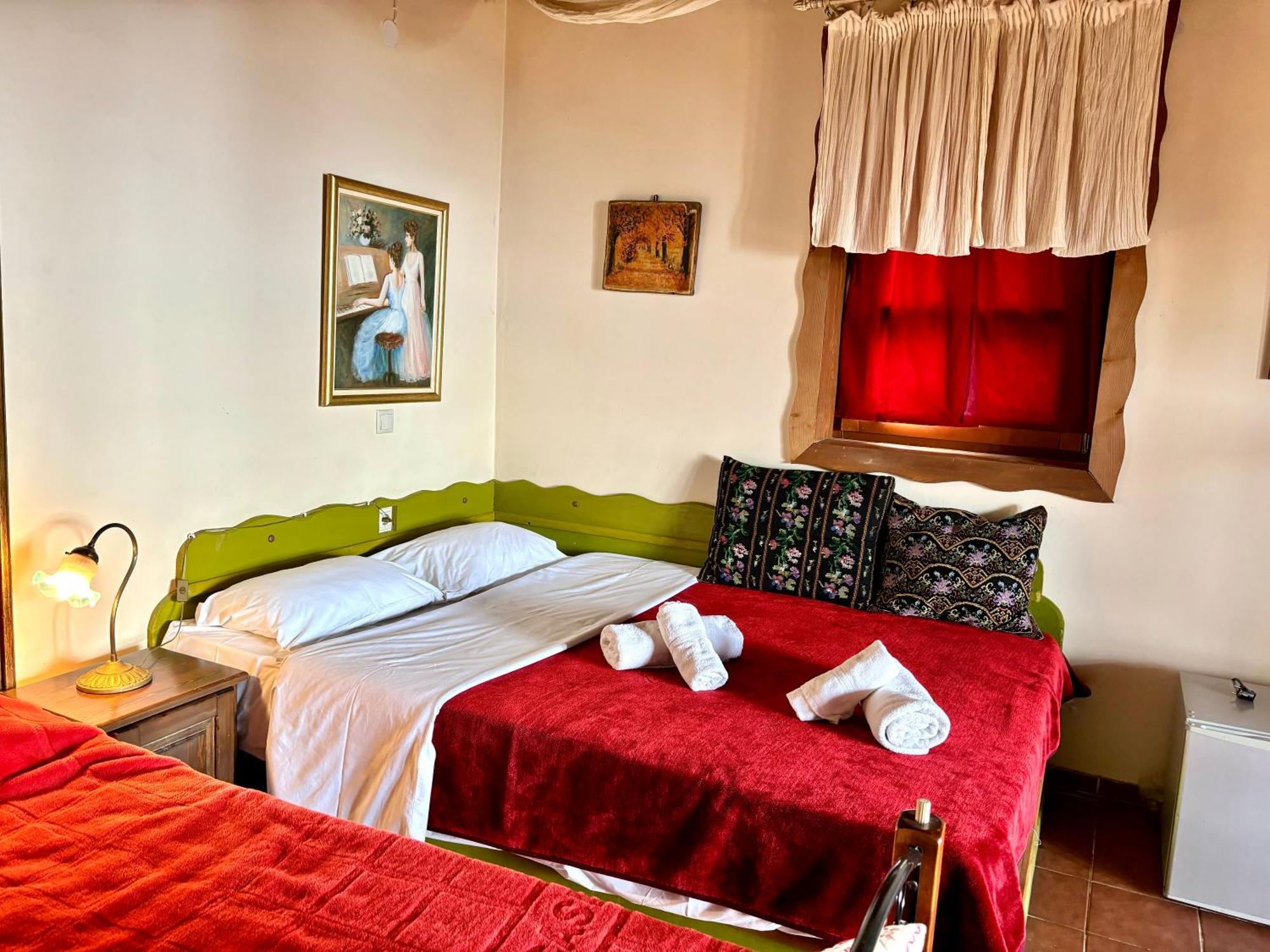 Iaspis Guesthouse Sidhirokhorion Exterior photo