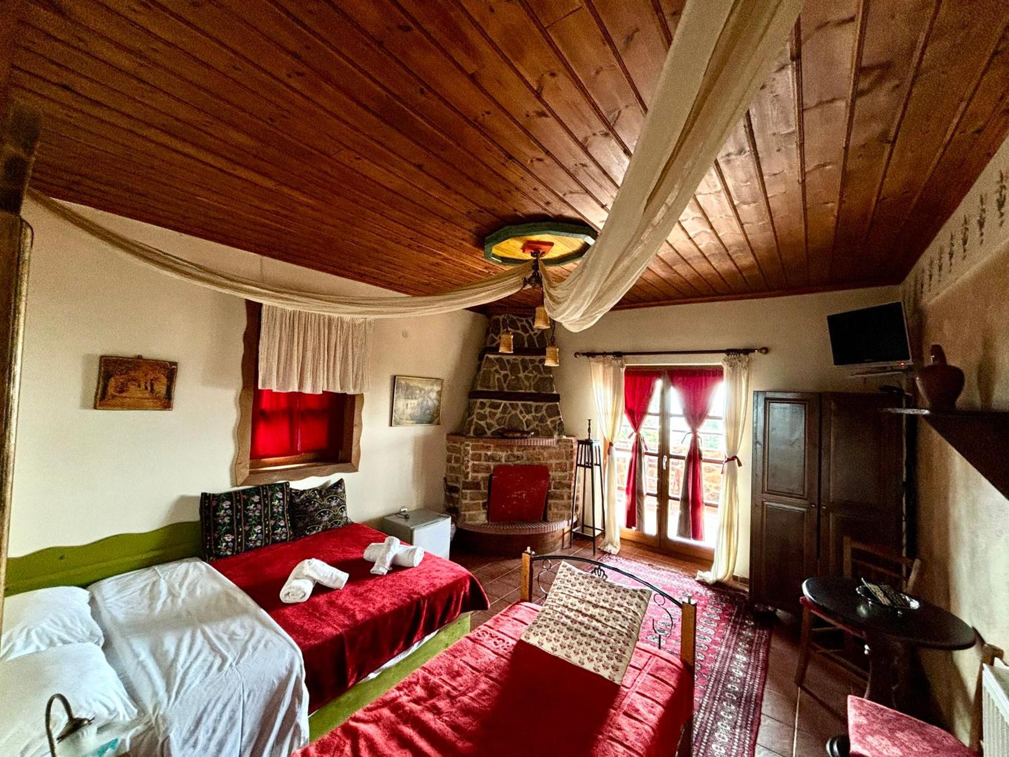 Iaspis Guesthouse Sidhirokhorion Exterior photo